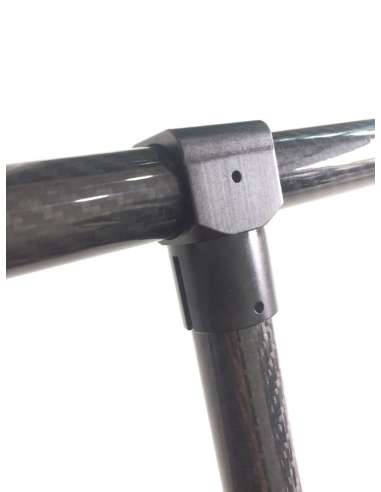 Conector en T de aluminio para dos tubos de ⌀ exterior 20mm.