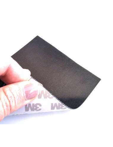 Muestra comercial lámina flexible de fibra de carbono 3K Tafetán (Color Negro) con adhesivo 3M - 50x50 mm.