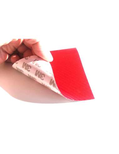 Muestra comercial lámina flexible de fibra de vidrio Sarga (Color Rojo) con adhesivo 3M - 50x50 mm.