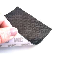 Folha de fibra de carbono flexível de amostra comercial com padrão de treliça (cor preta) com adesivo 3M - 50x50 mm.